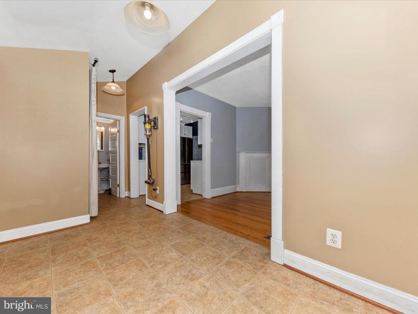 1802 S Main photo 11