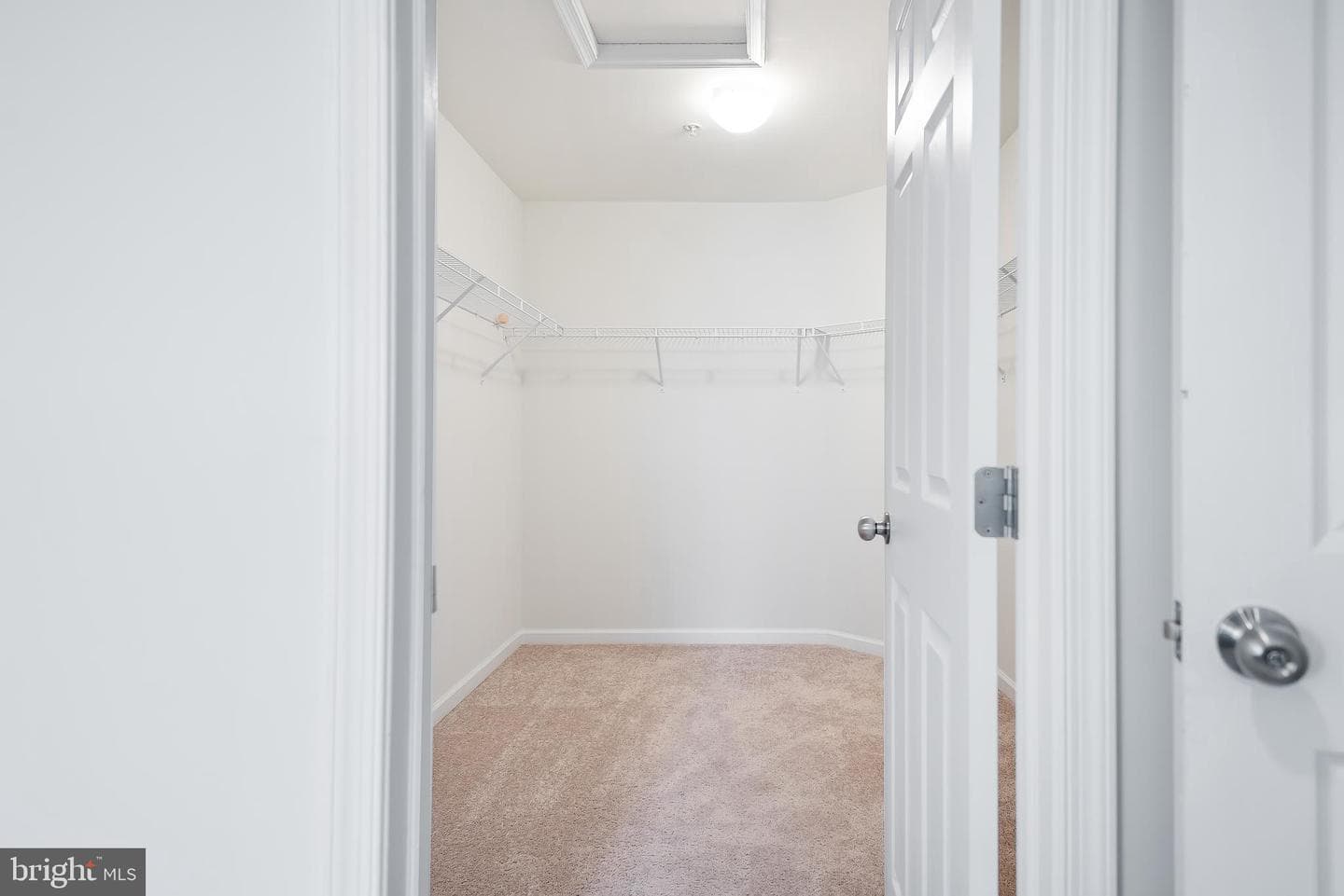 1702 Damsire Mews photo 38