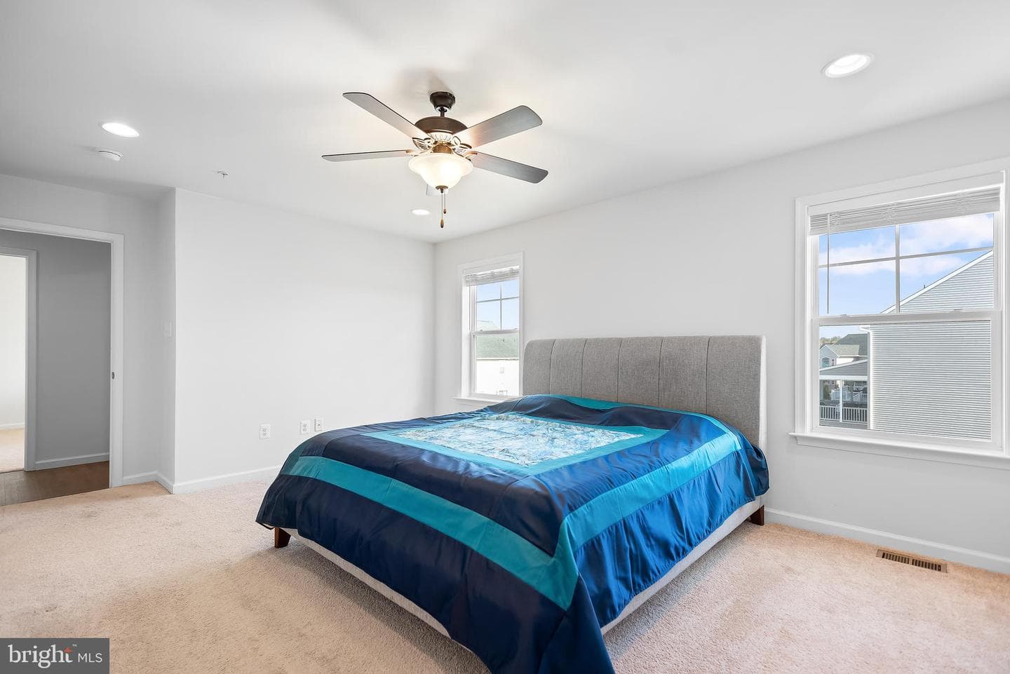 1702 Damsire Mews photo 49
