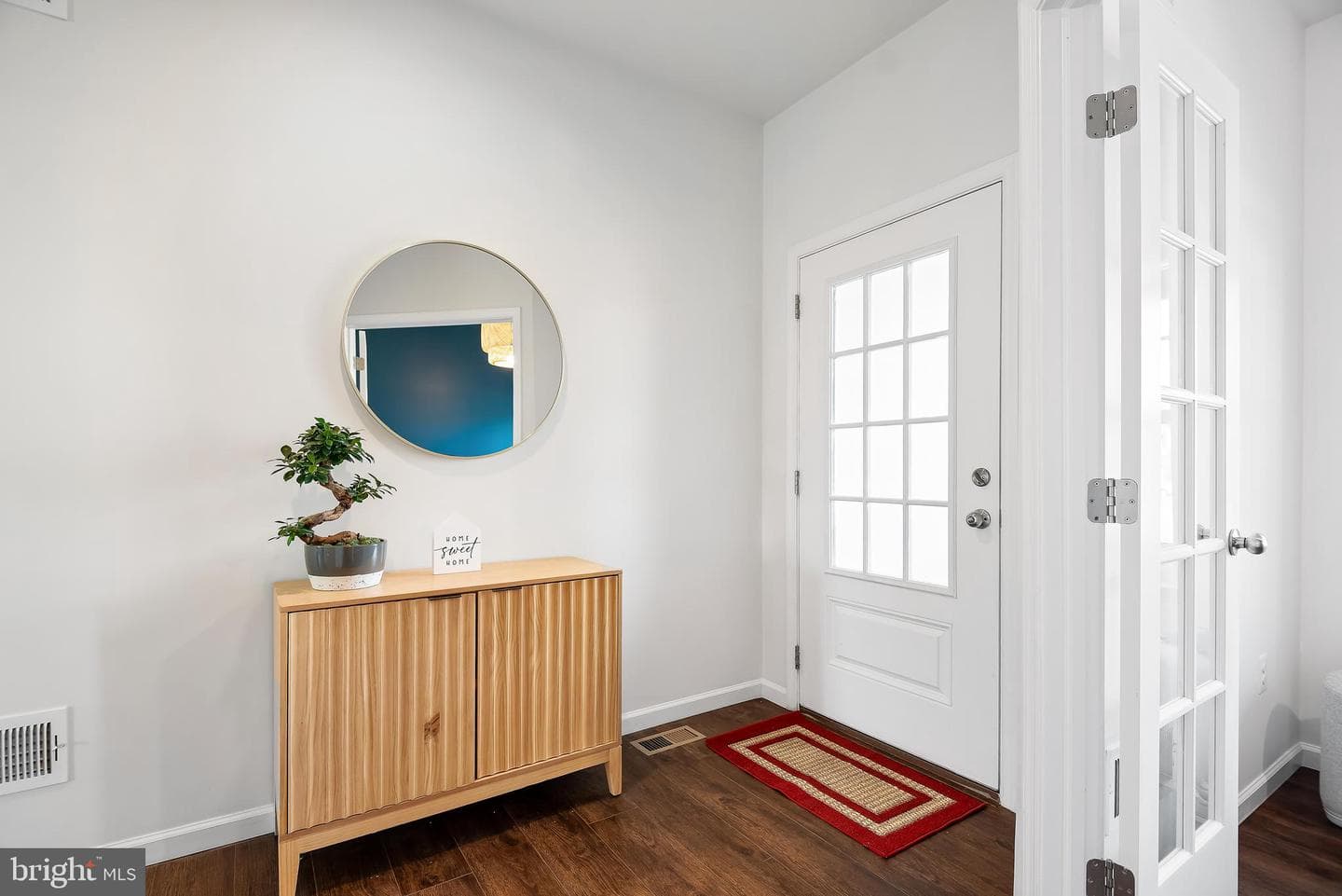 1702 Damsire Mews photo 5