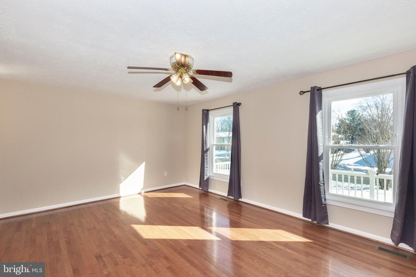 583 Hillcrest Drive photo 15