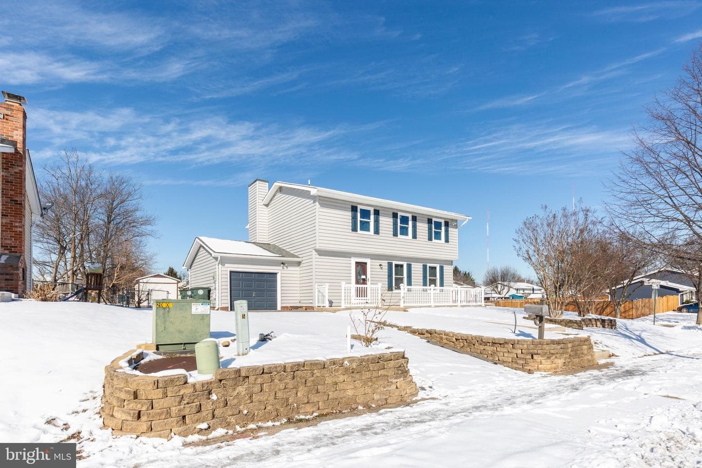 583 Hillcrest Drive photo 2