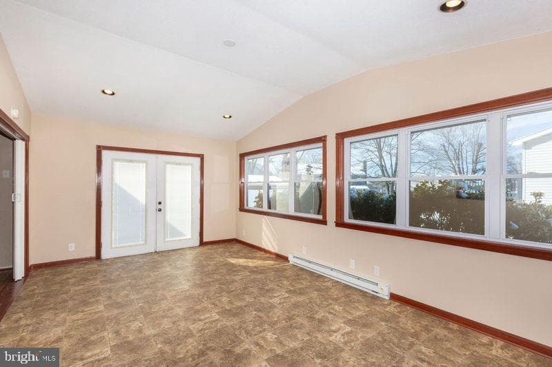 583 Hillcrest Drive photo 8