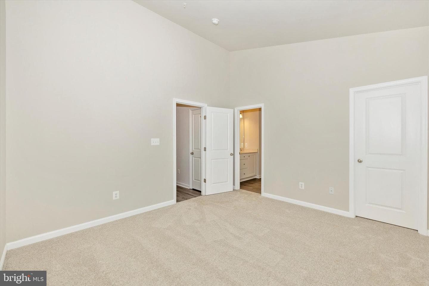 127 Second Street N photo 17