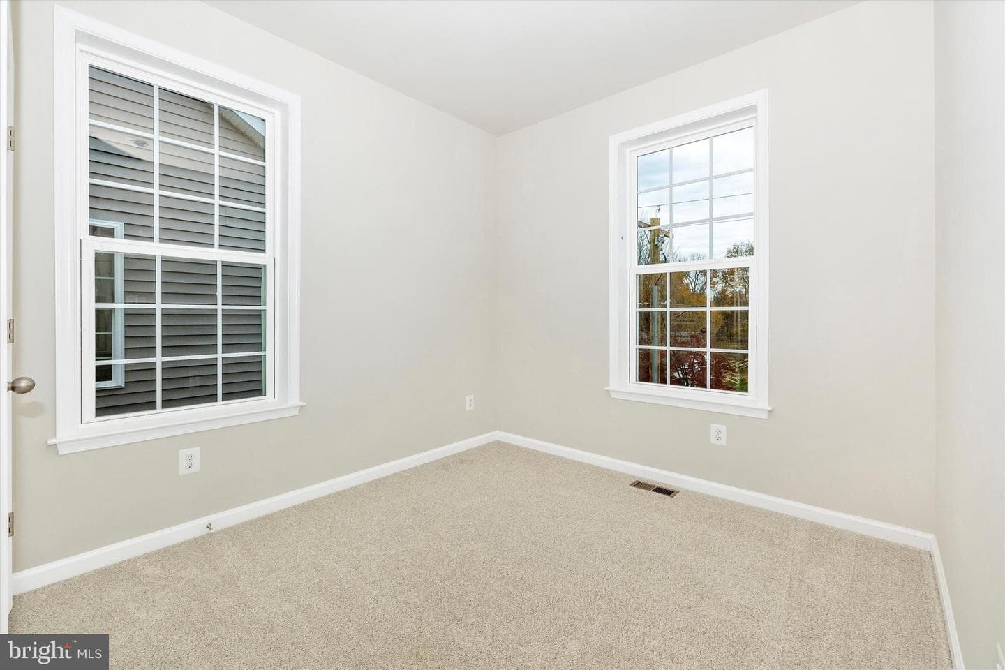 127 Second Street N photo 20