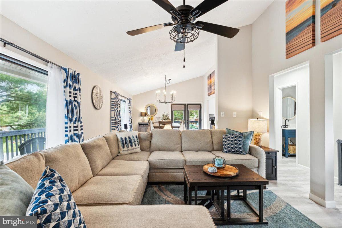 7102 Saddle Road photo 13