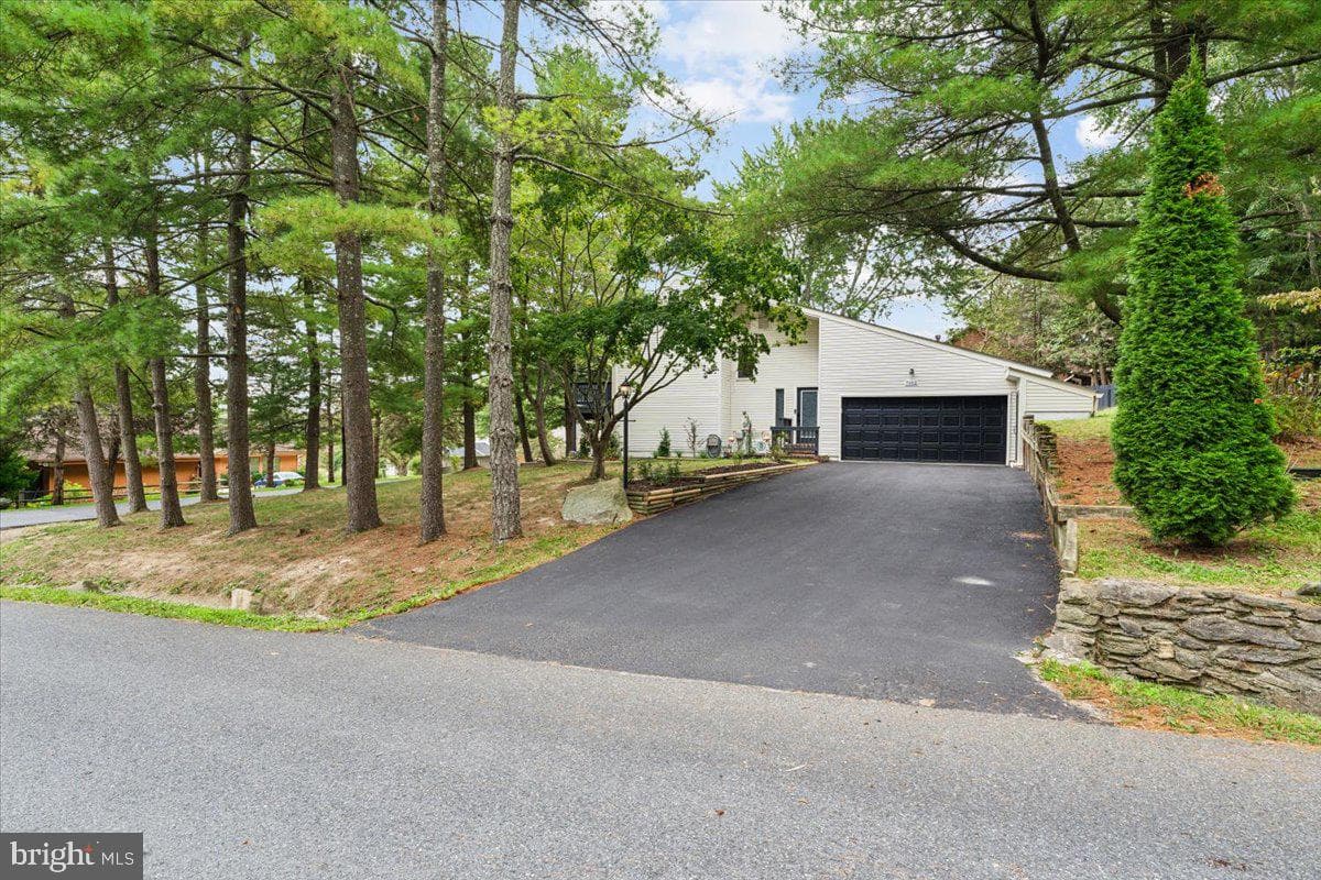 7102 Saddle Road photo 4