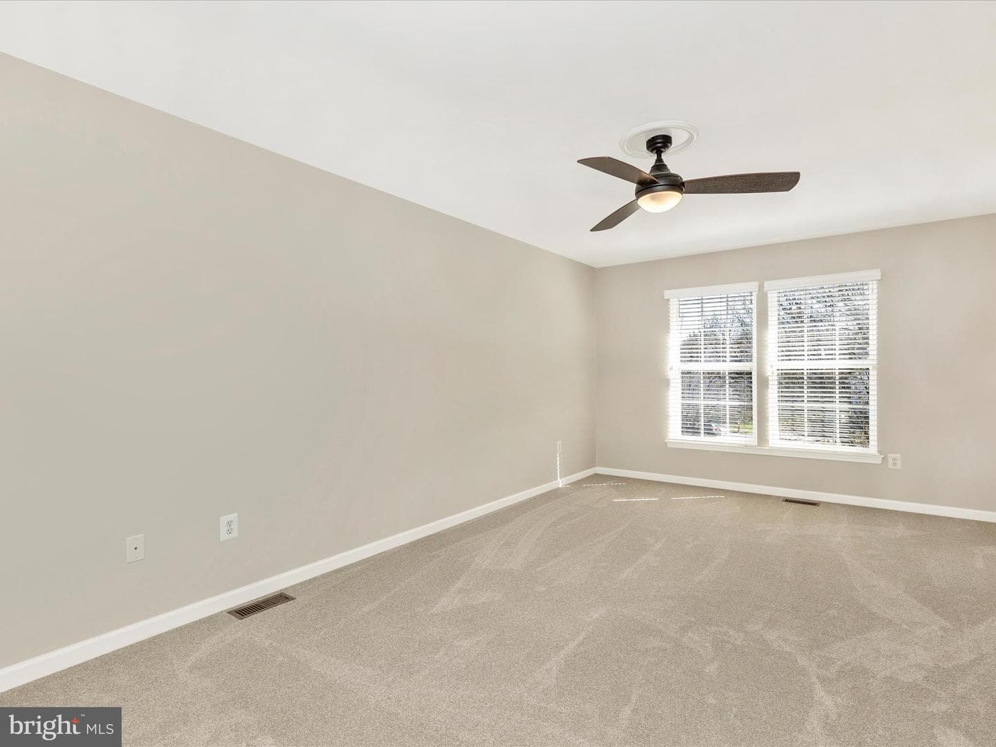 5060 Croydon Court photo 28