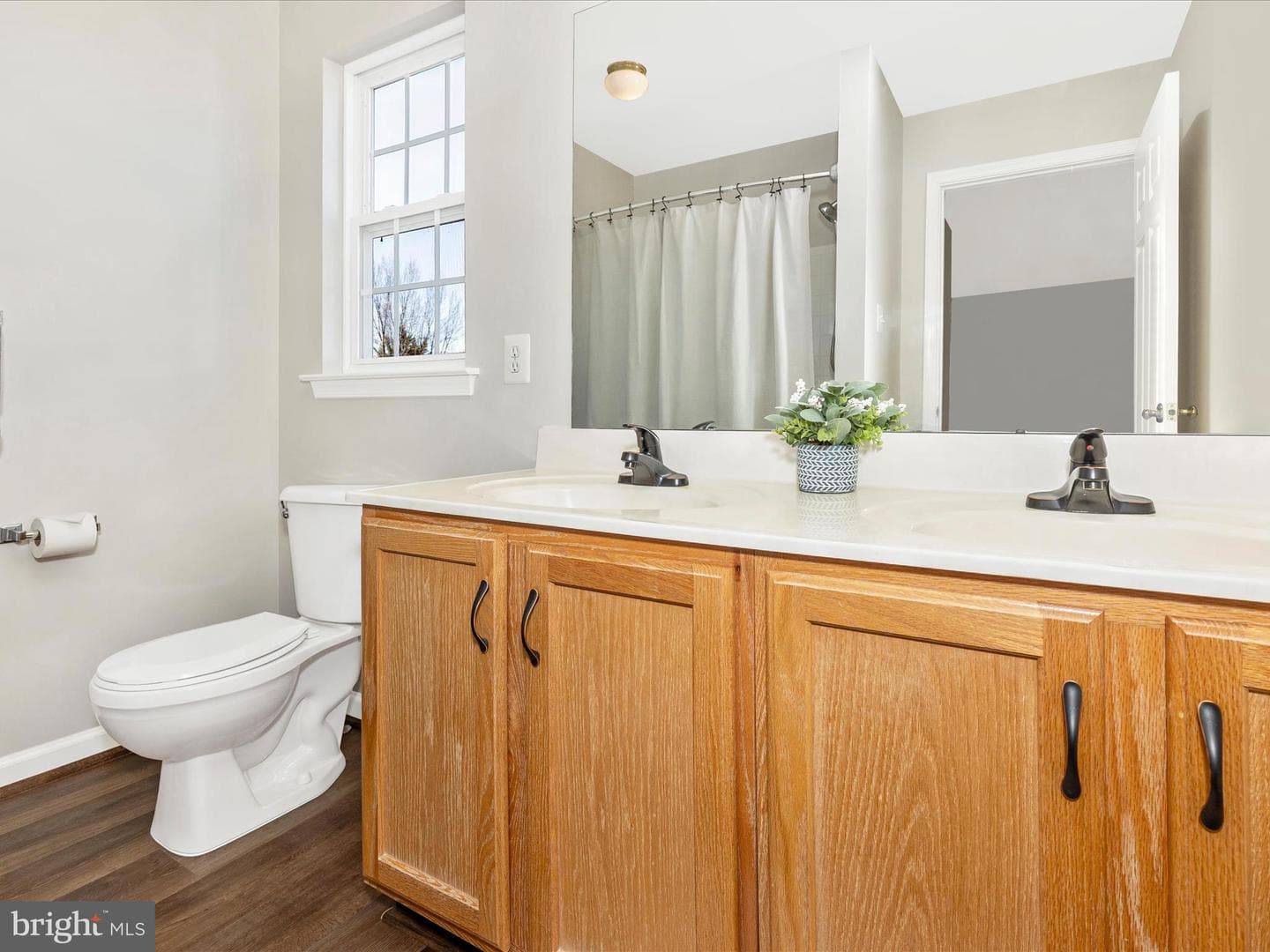 5060 Croydon Court photo 34
