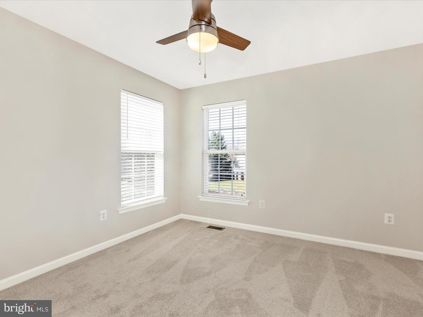 5060 Croydon Court photo 38