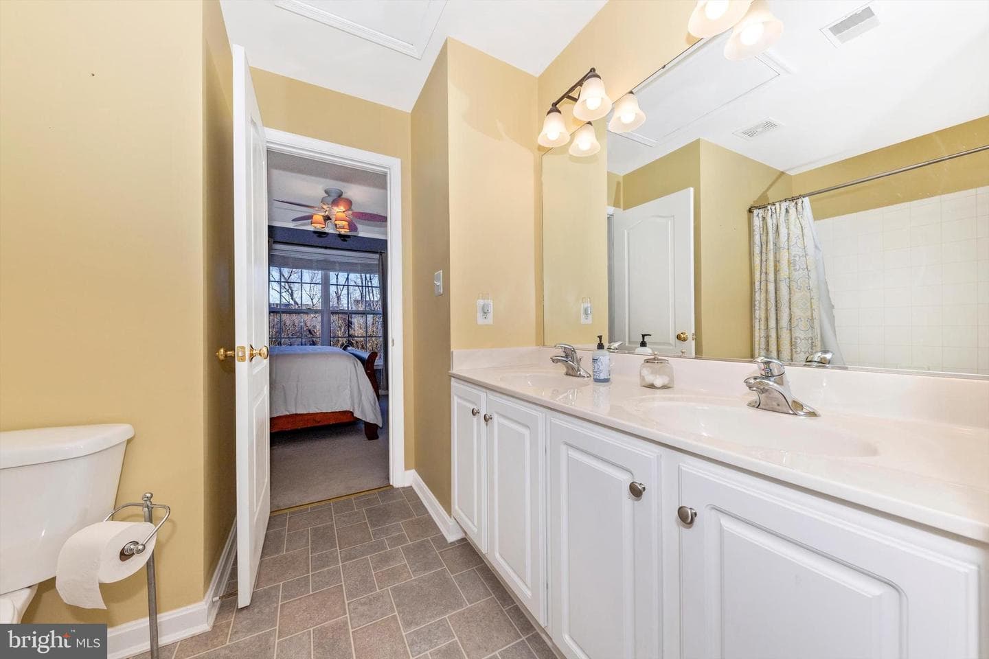 18 Donovan Court photo 32