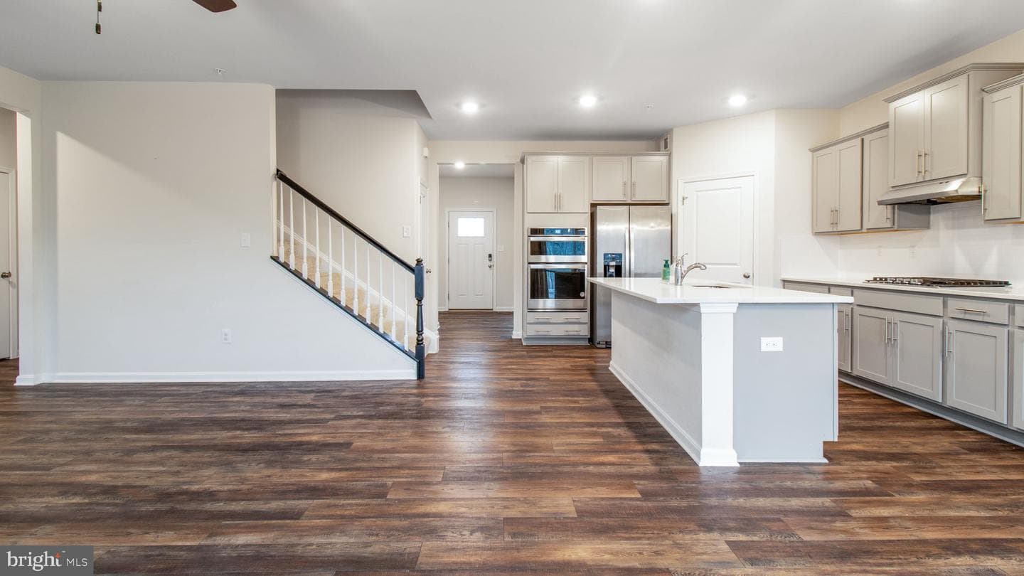 7022 Freedom Way photo 3