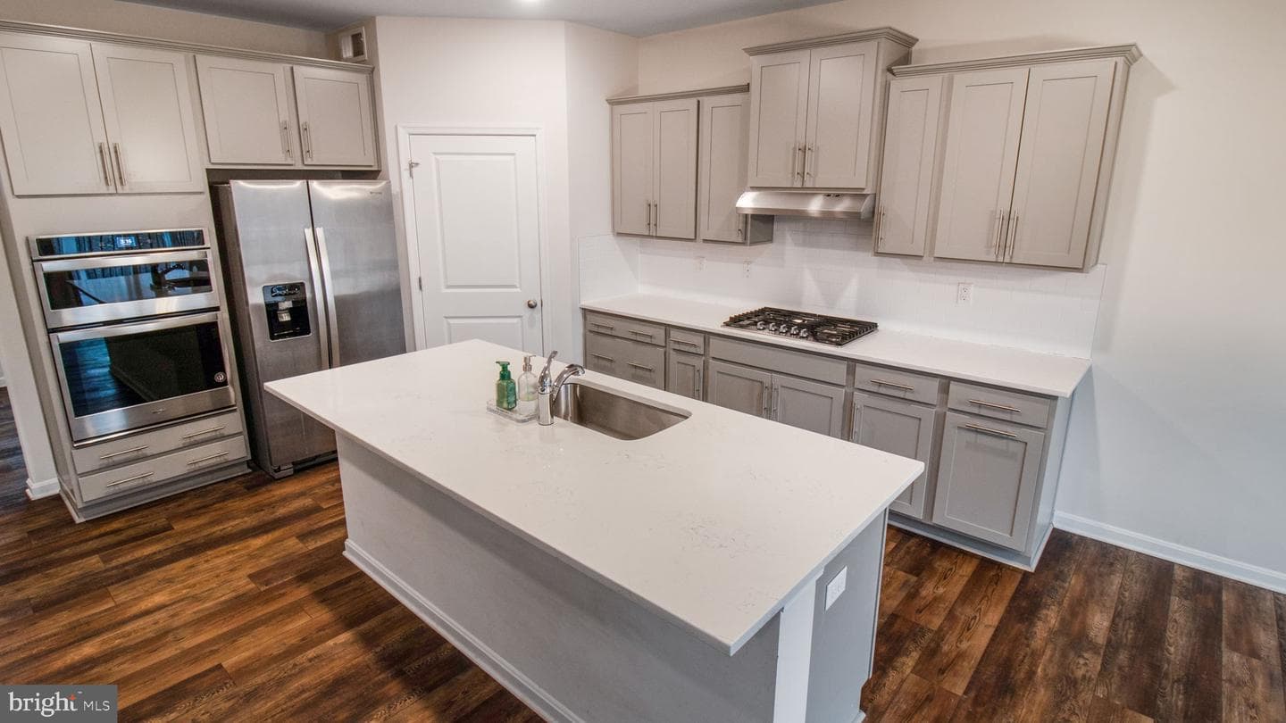 7022 Freedom Way photo 4