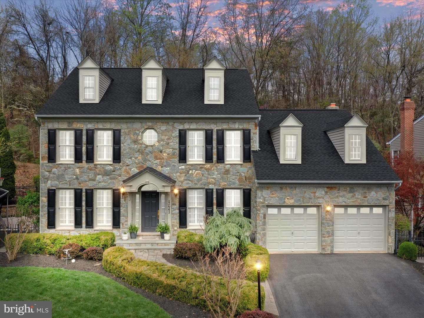 9641 Woodland Road photo 2