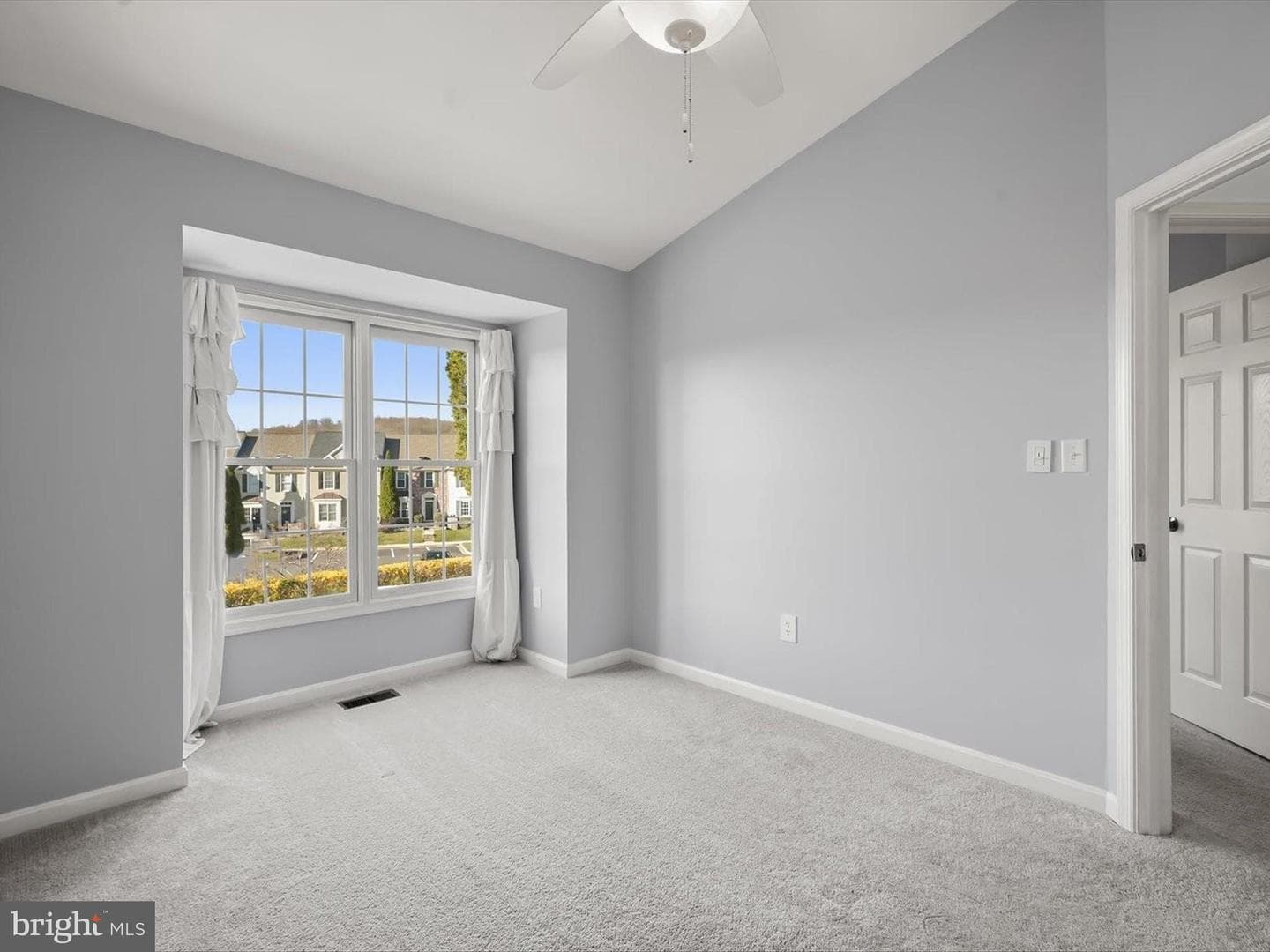 6519 N Shore Square photo 30