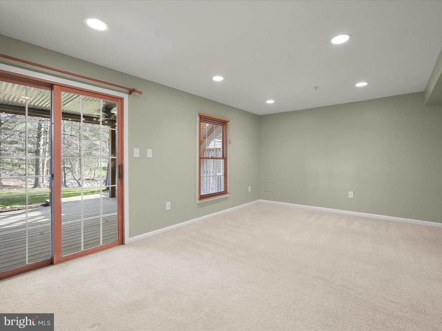 6519 N Shore Square photo 42