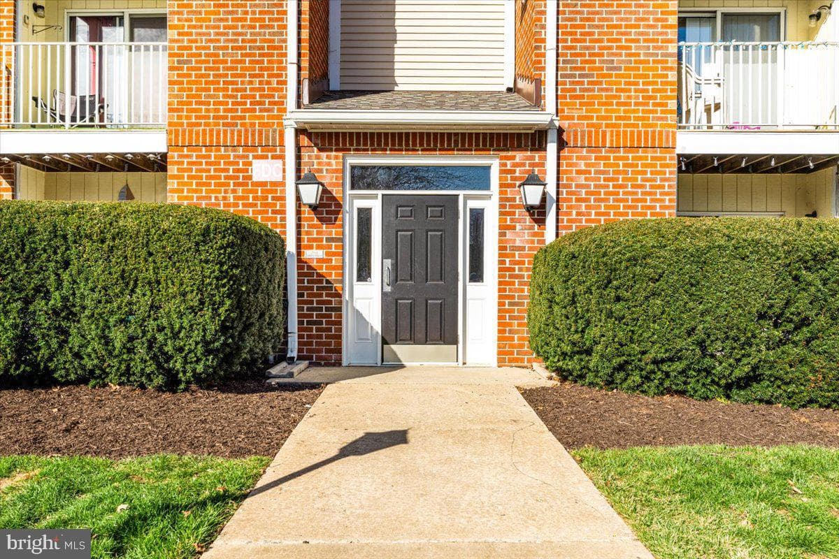 3860 Shadywood Drive #3b photo 3