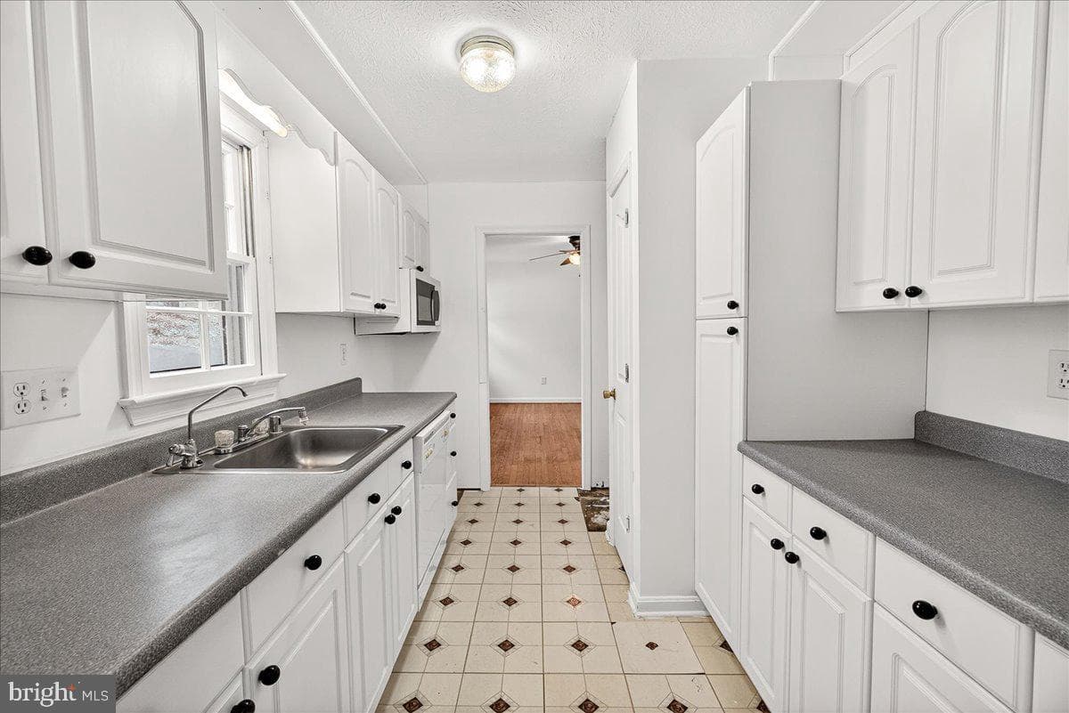 10009 York Drive photo 11