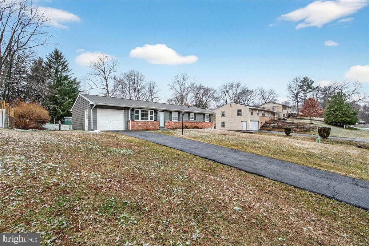 10009 York Drive photo 36