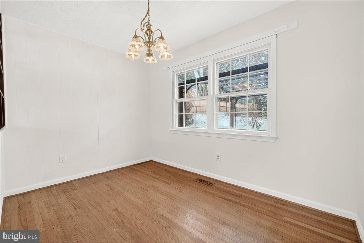 10009 York Drive photo 7