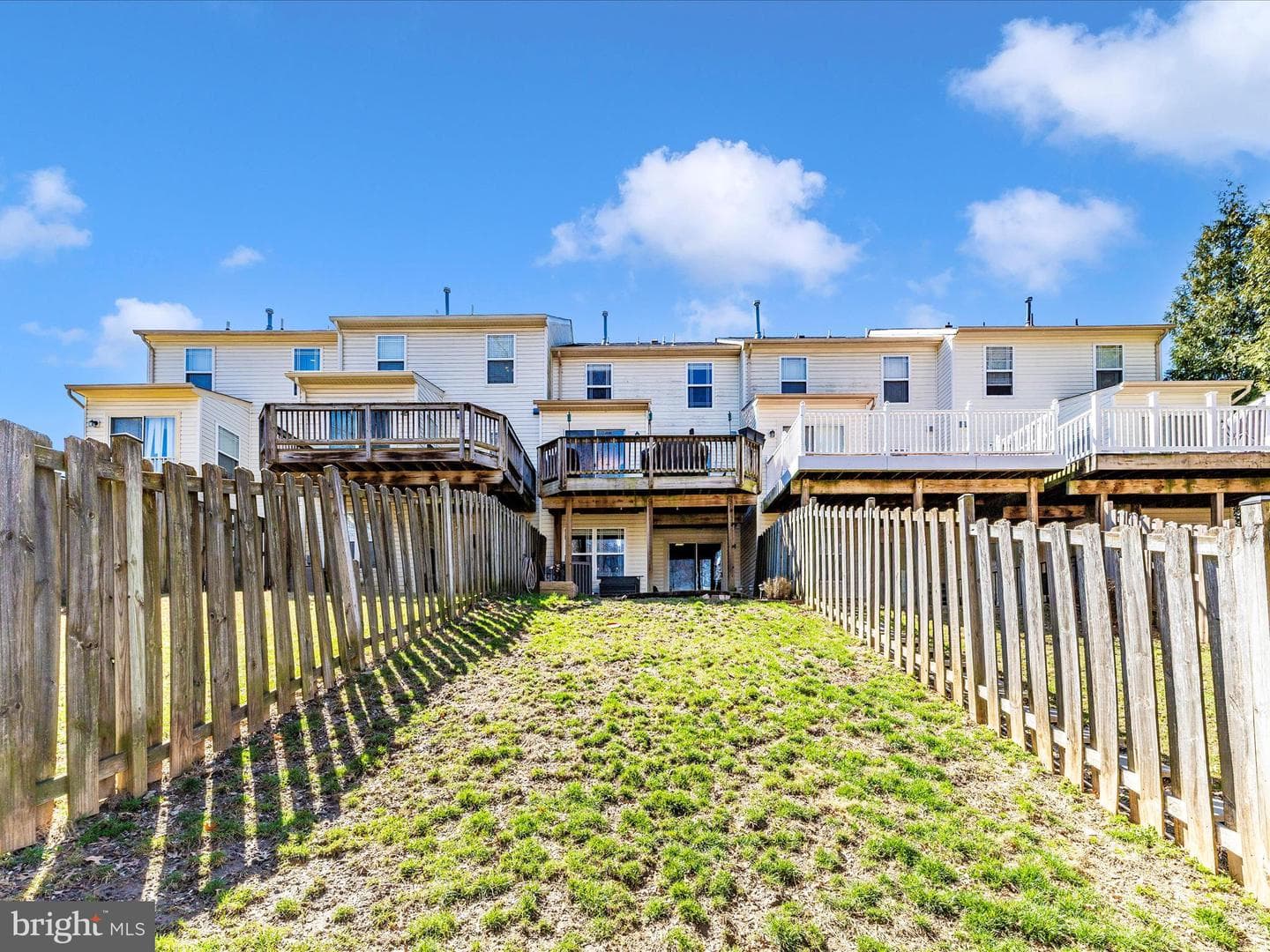 305 Willowglen photo 32