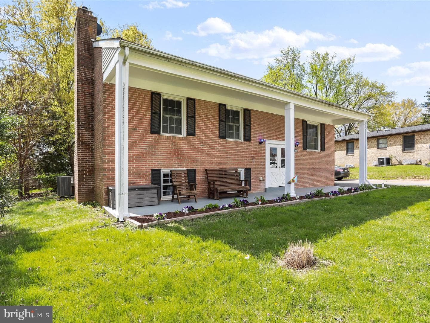 202 Glade Boulevard photo 2