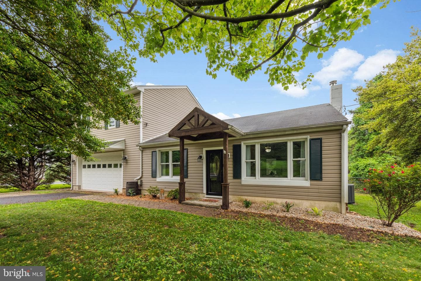 5939 Meadow Road photo 3