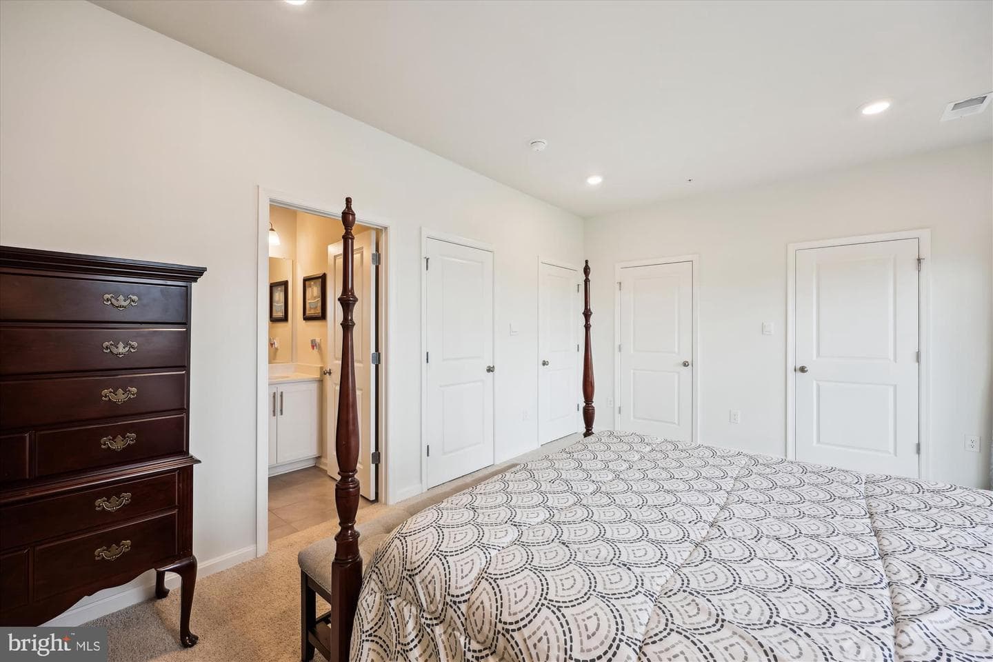 853 Amity Street photo 33