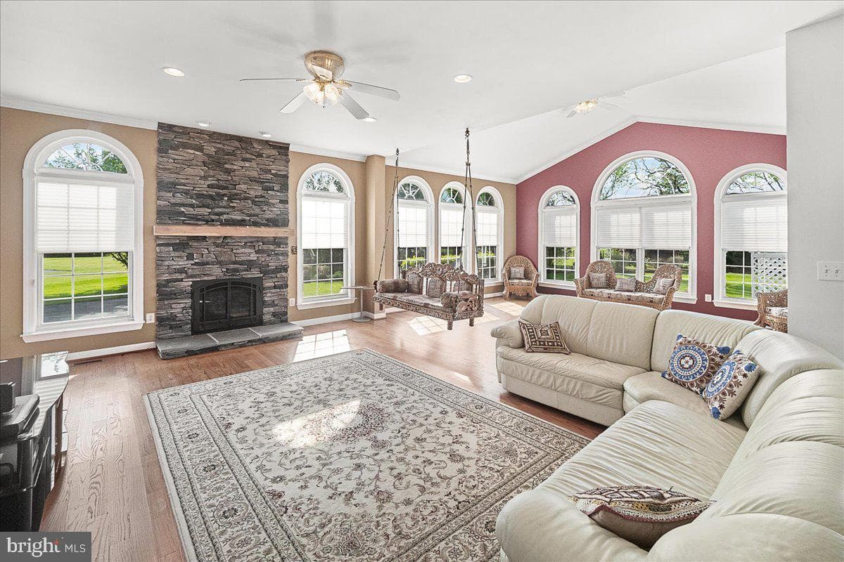 10107 Statesman Court photo 7