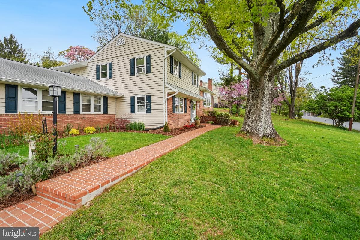 7516 Oakmont Drive photo 4
