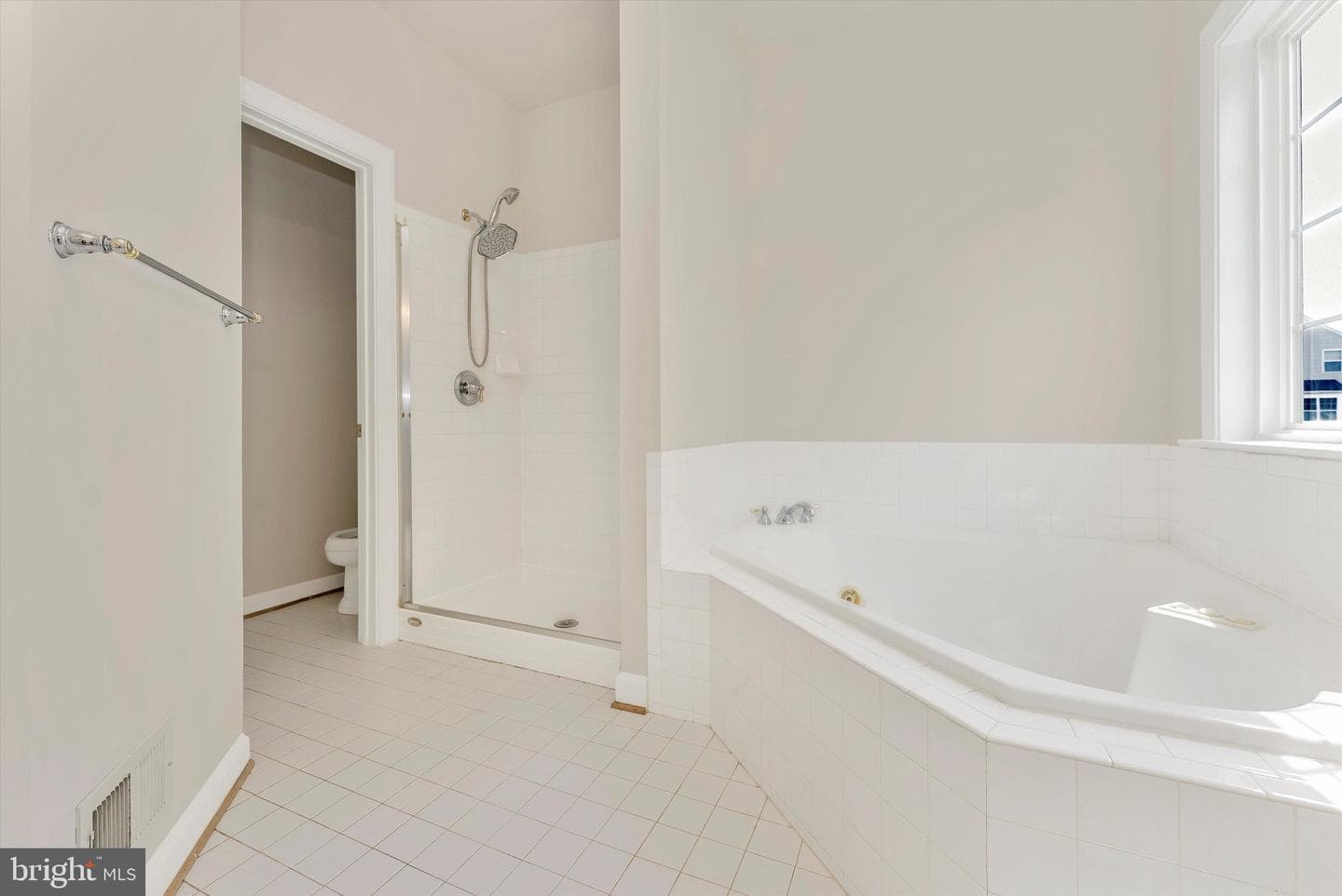 155 Polaris Drive photo 32