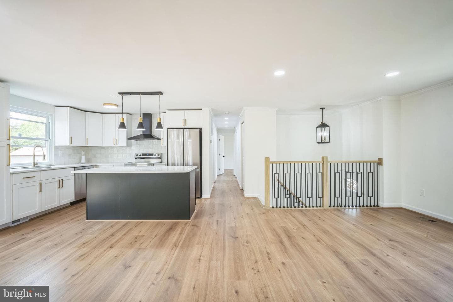 1797 Valleyside Drive photo 4