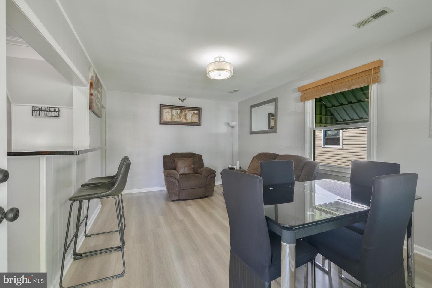 319 Redwood Avenue photo 2