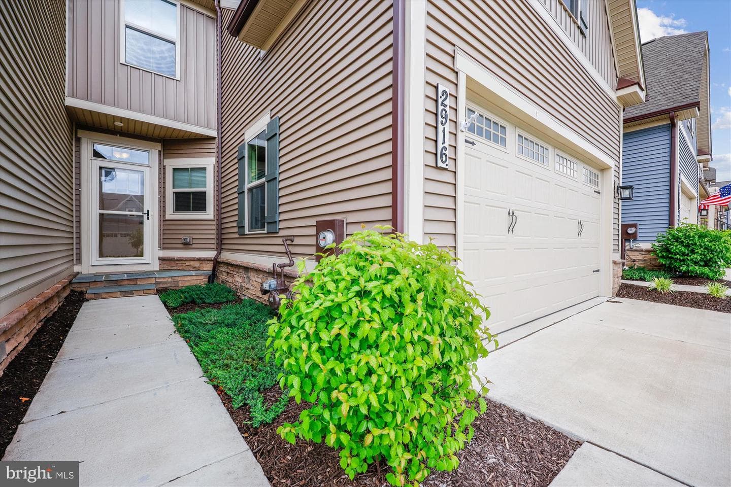 2916 Herb Garden Drive photo 5