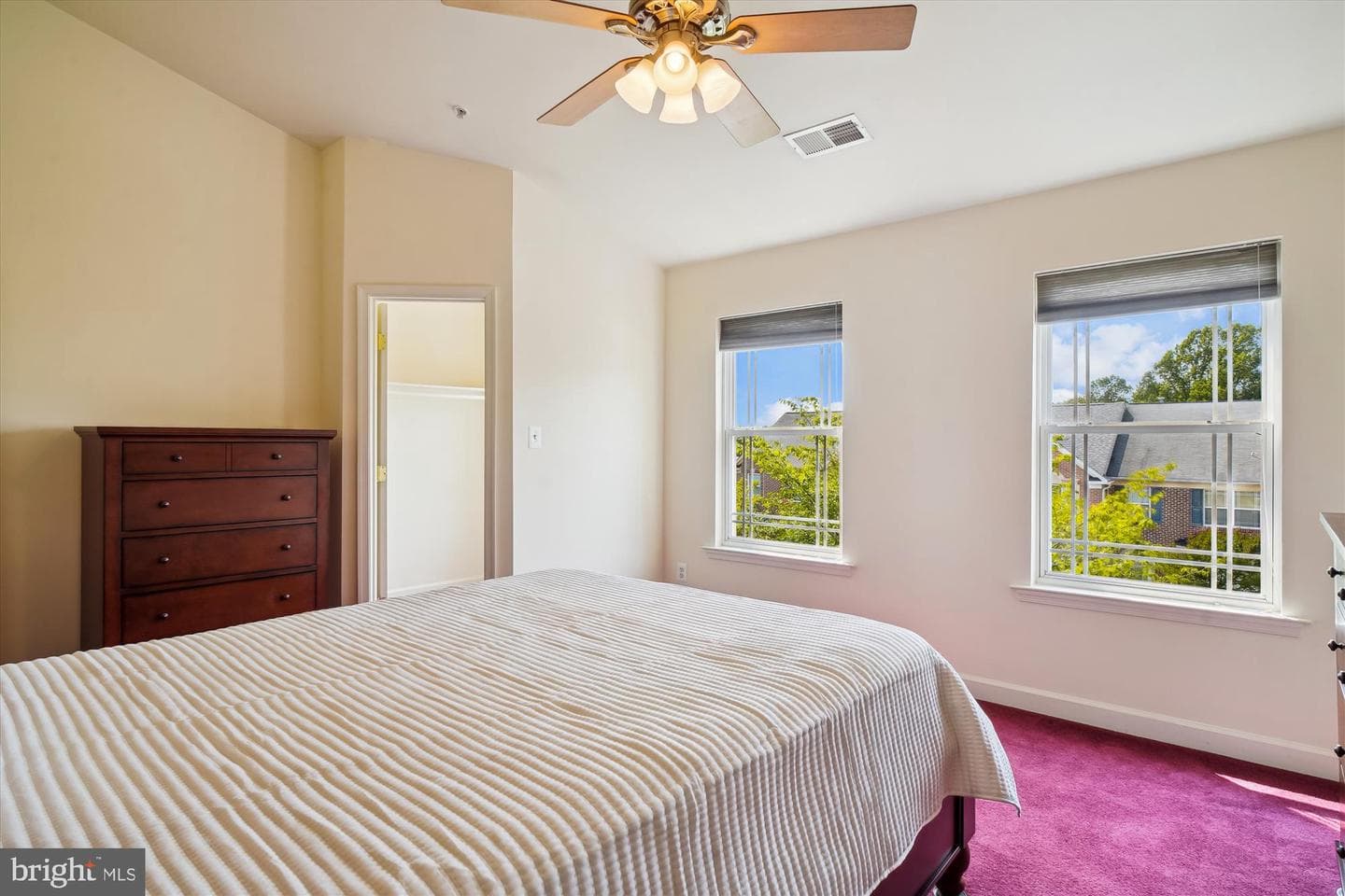 1015 Collindale photo 26