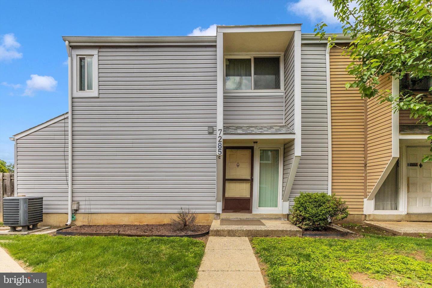 7285 Coachlight Court photo 1