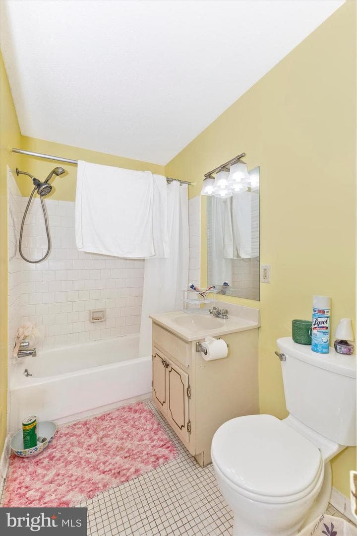 7285 Coachlight Court photo 31
