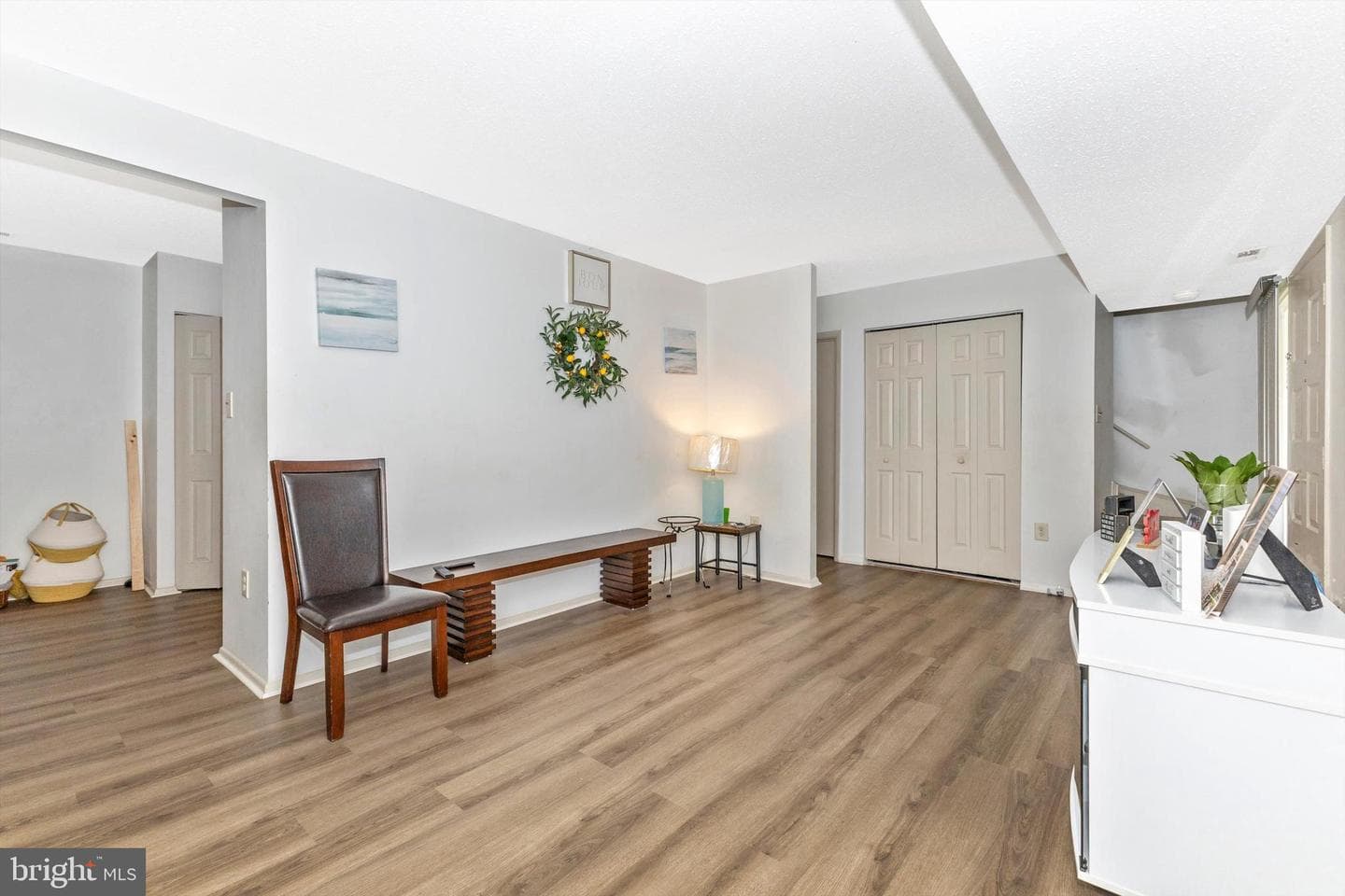 7285 Coachlight Court photo 5
