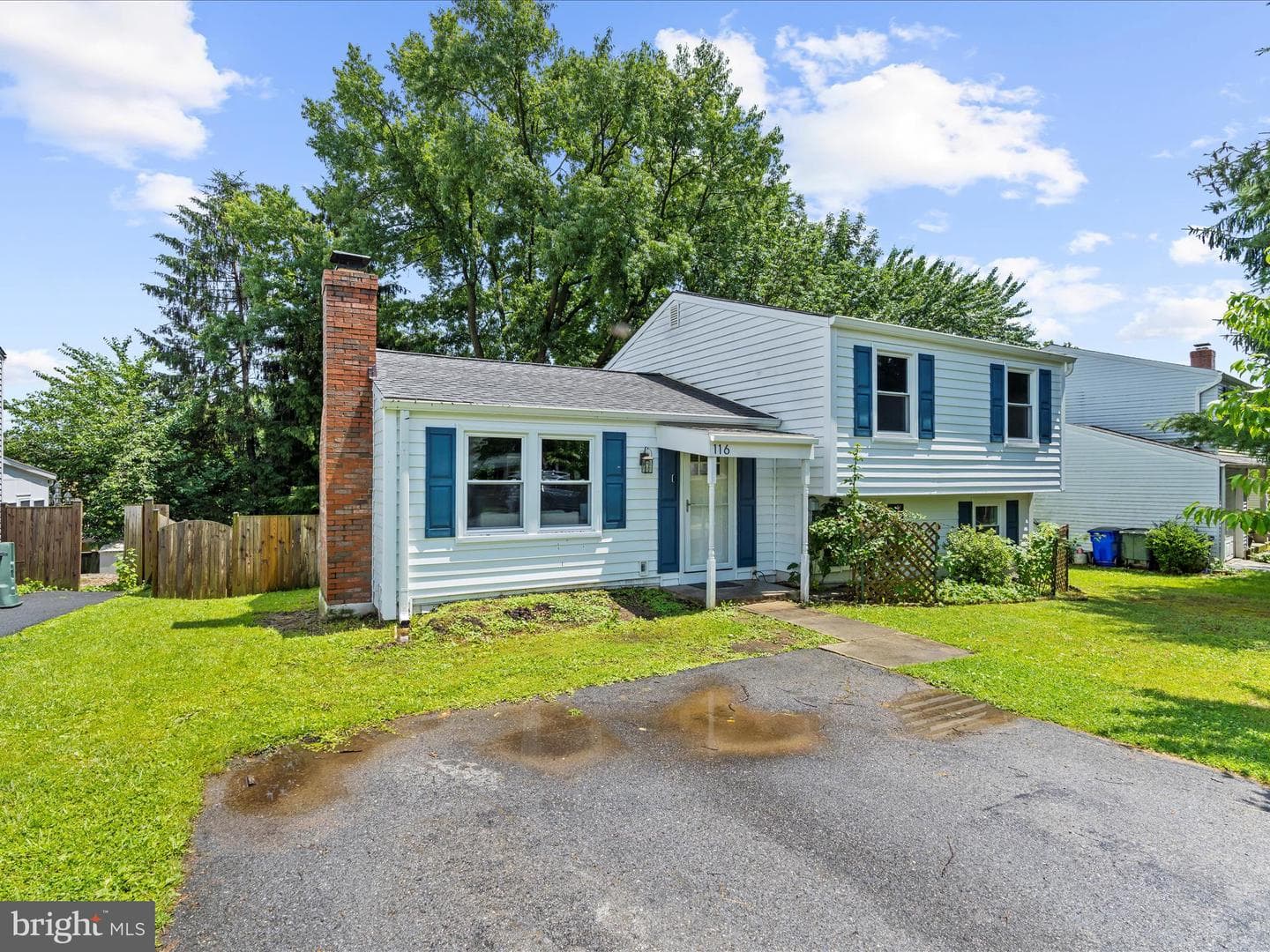 116 Deerfield Place photo 4