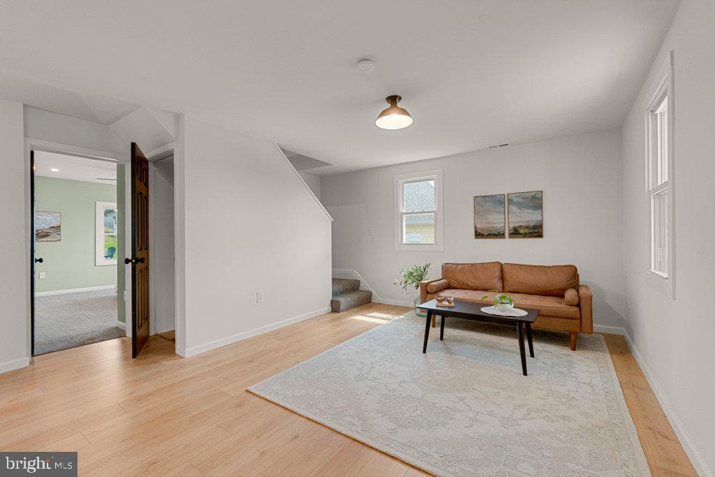 25 E C Street photo 7