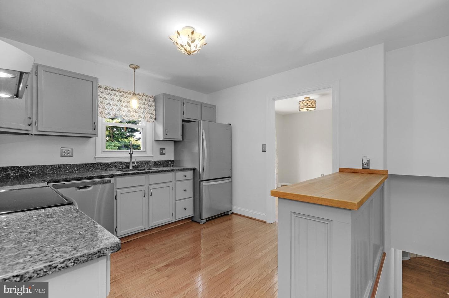 5407 Village Court photo 10