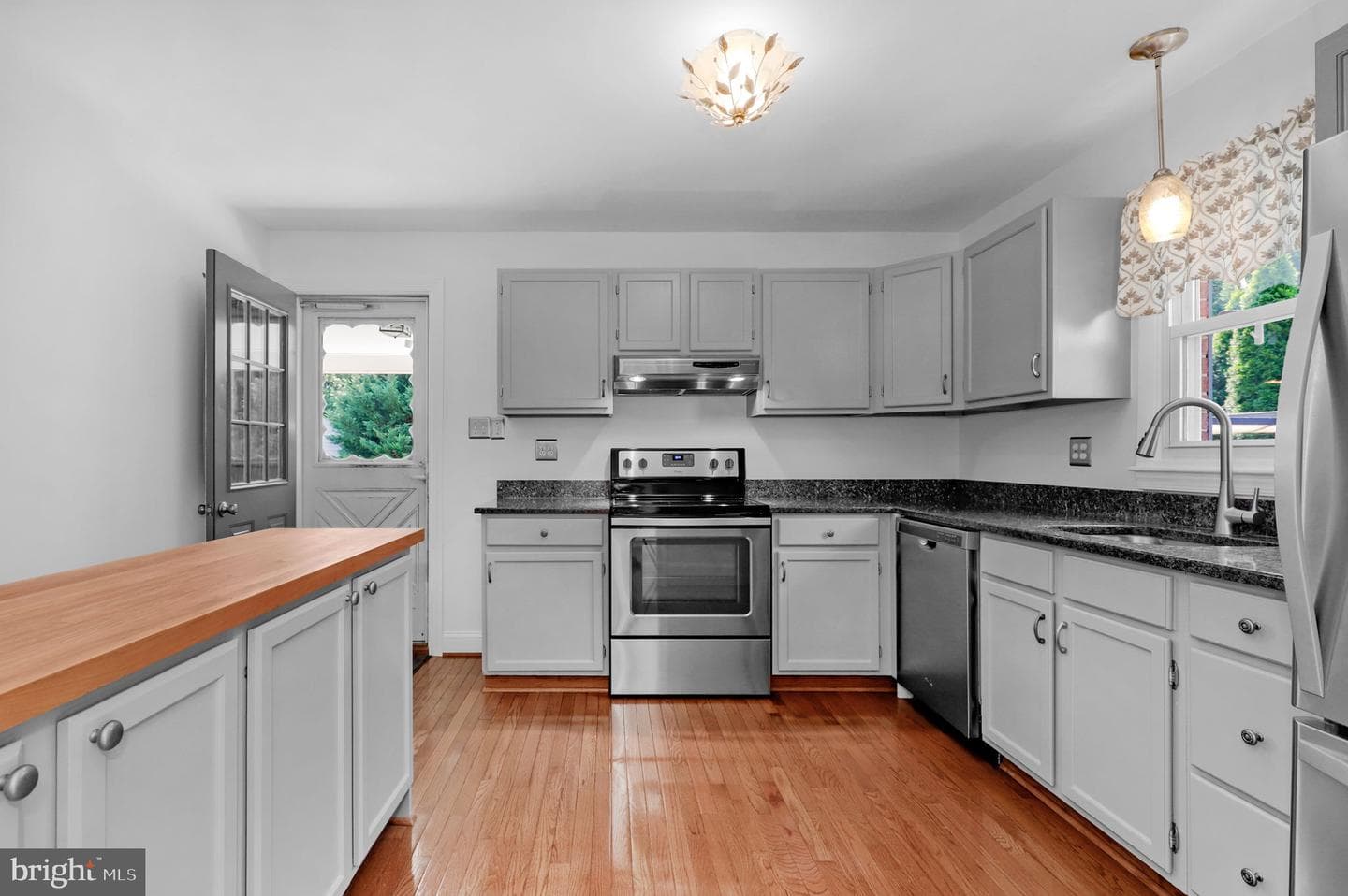5407 Village Court photo 12