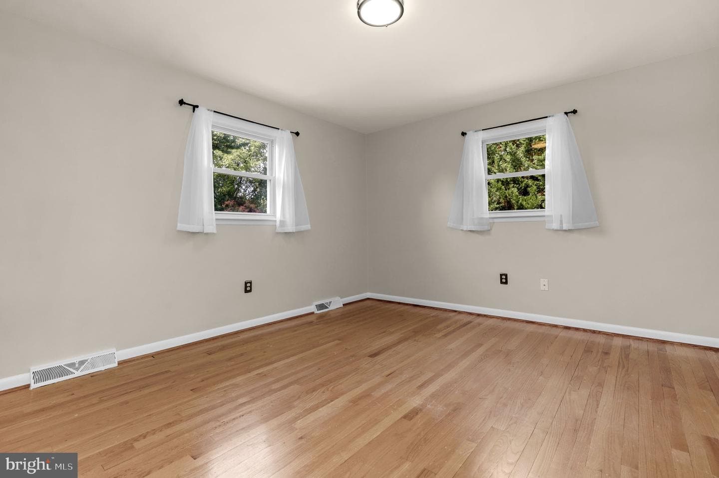 5407 Village Court photo 14