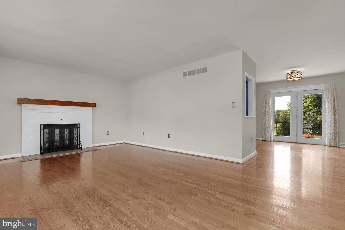 5407 Village Court photo 6