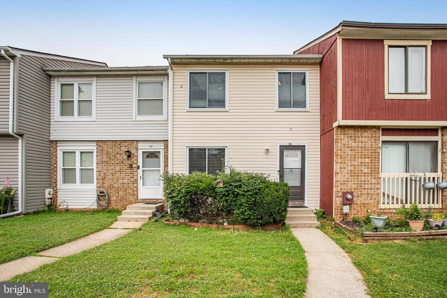 24 Mountaingate Drive photo 2