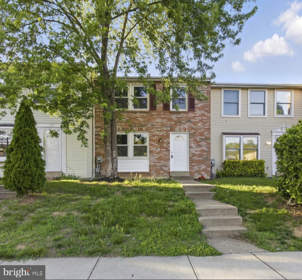 165 Fairfield Drive photo 1