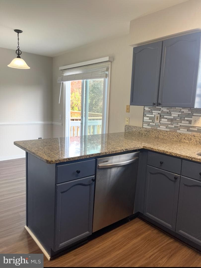 5607 Ashburn Terrace photo 4