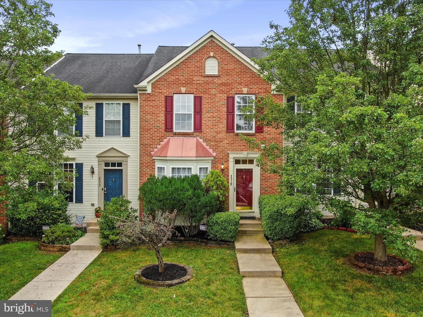 179 Fiona Way photo 1