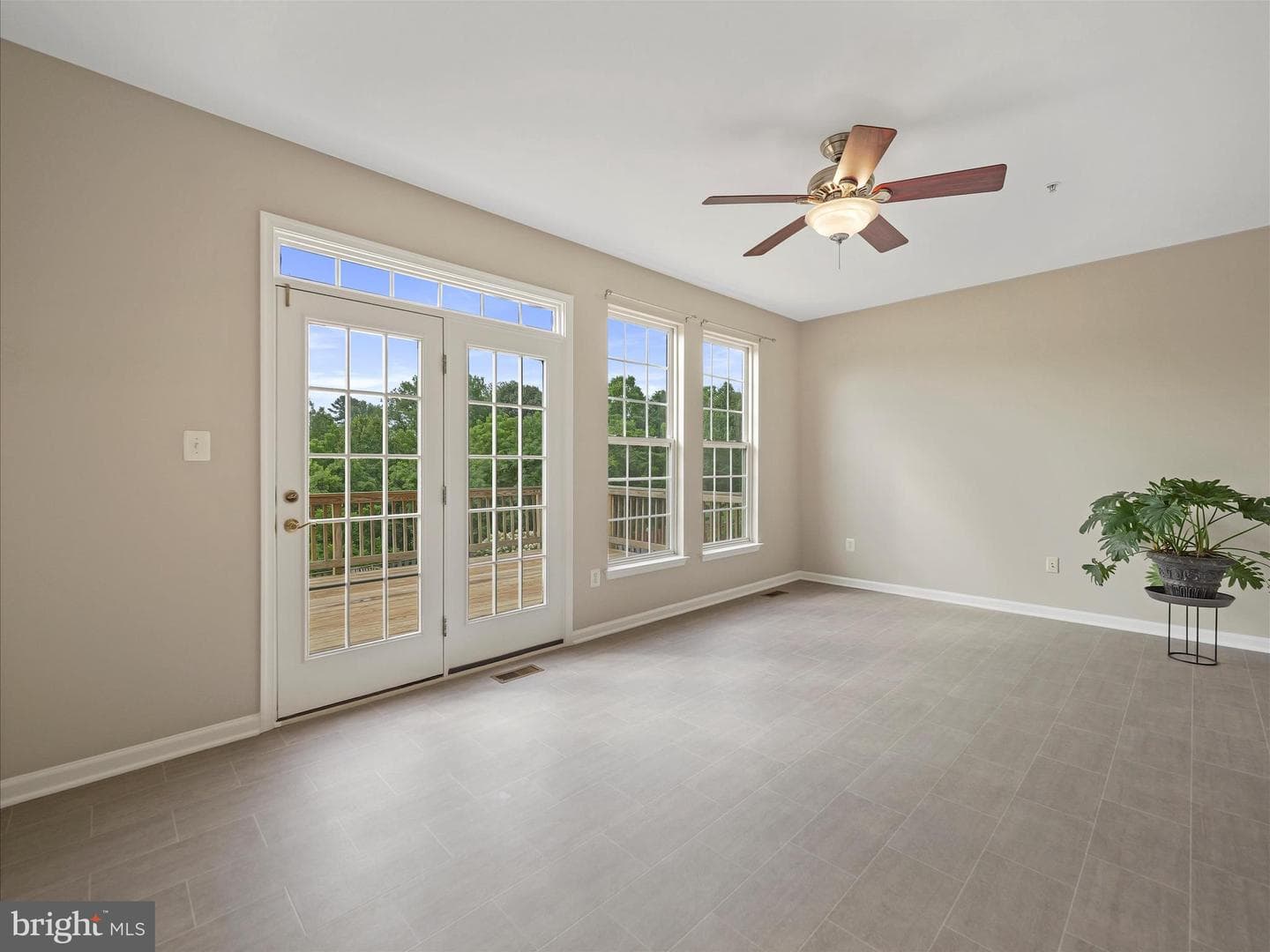 179 Fiona Way photo 14