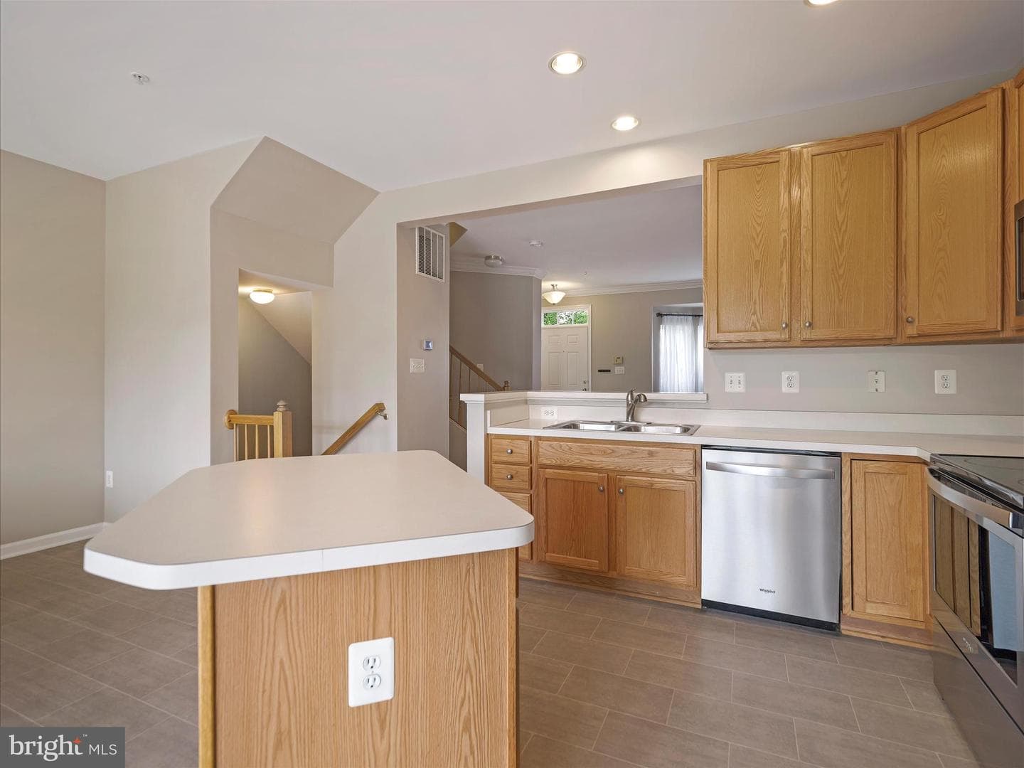 179 Fiona Way photo 7